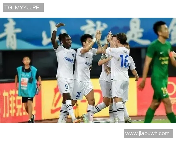 武汉足球队以63分领跑挑战赛积分榜展现强劲实力 武汉足球队以63分领跑挑战赛积分榜展现强劲实力