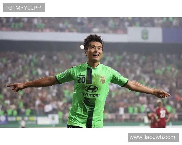 广州足球队的辉煌征程与挑战解析:从默默无闻到赛场传奇 广州足球队的辉煌征程与挑战解析:从默默无闻到赛场传奇