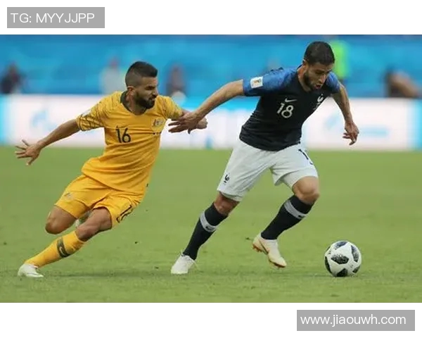 杨磊独家解析足球技战术与心态分享助你提升球场表现 杨磊独家解析足球技战术与心态分享助你提升球场表现